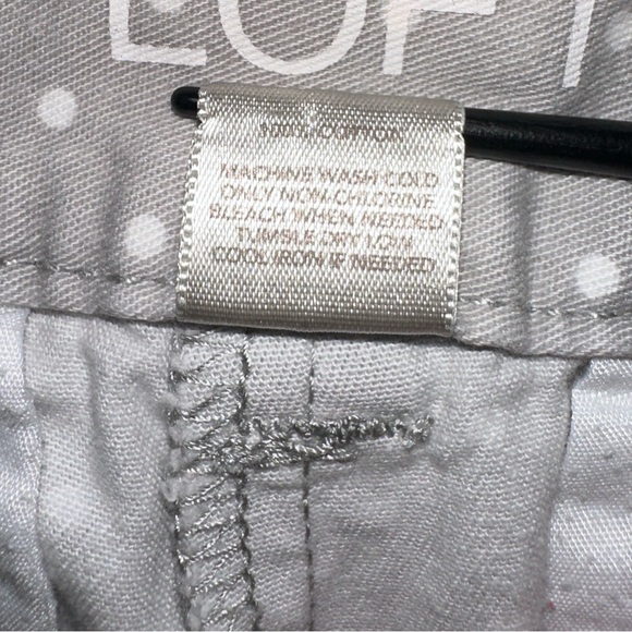 Ann Taylor Gray Polka Dot Women's Shorts - Picture 4 of 8